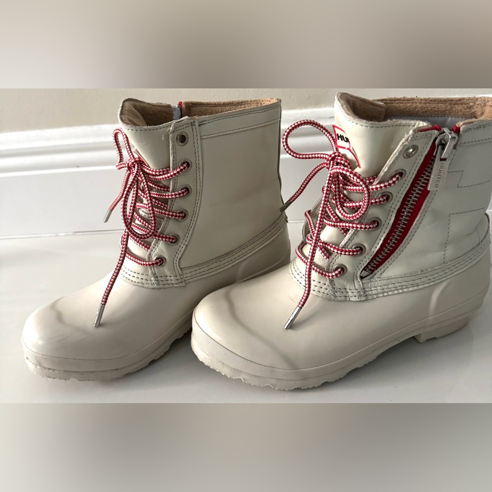 HUNTER IVORY CORWIN Insulated Lace Up Zip Up Waterproof Size 7 Boots - Picture 3 of 10